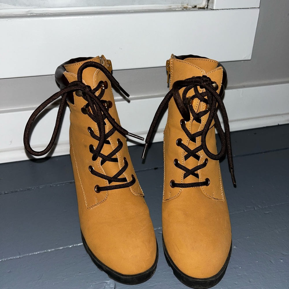Bamboo Lace-up chunky booties size 7 - Picture 2 of 4